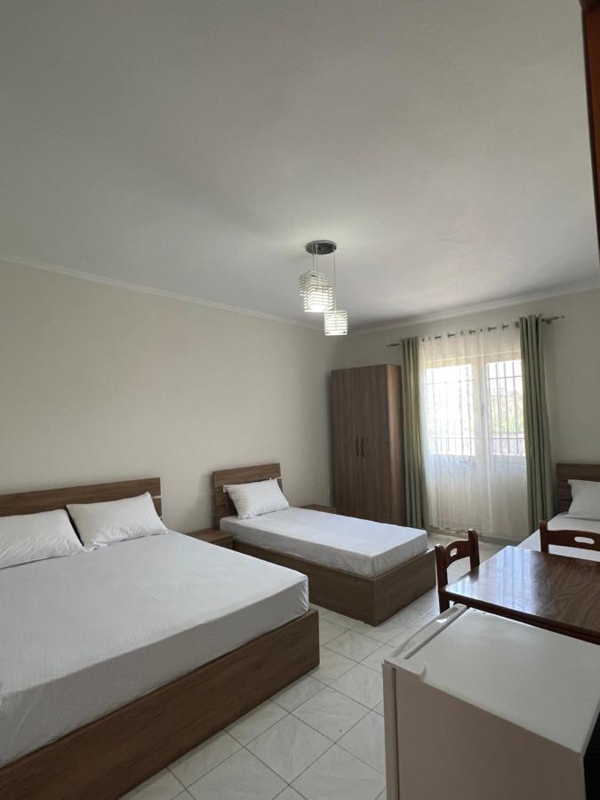 Guest House Sala Durrës Eksteriør billede
