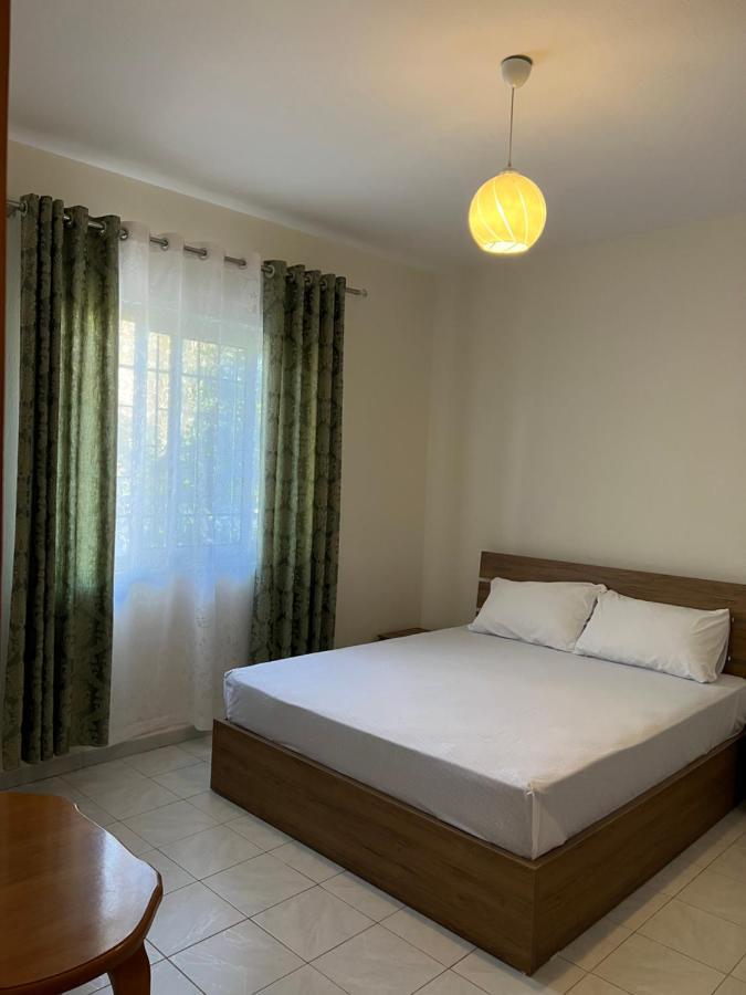 Guest House Sala Durrës Eksteriør billede
